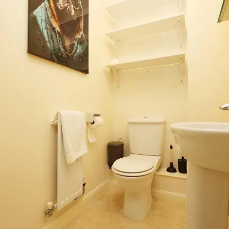 Perfect For Contractors-trades-guests, Pvt Parking Bristol