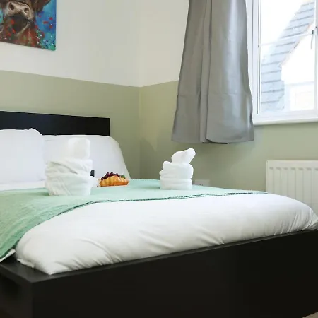 Perfect For Contractors-trades-guests, Pvt Parking