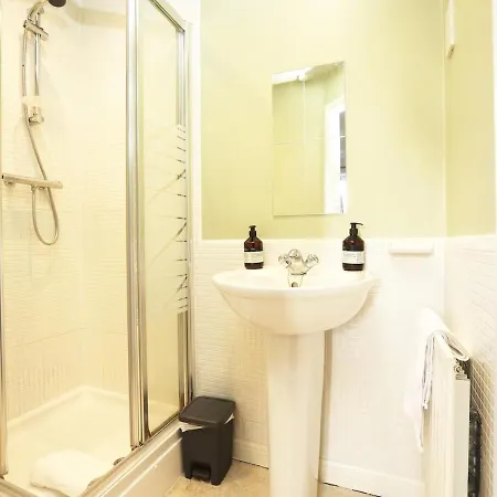 Perfect For Contractors-trades-guests, Pvt Parking Bristol