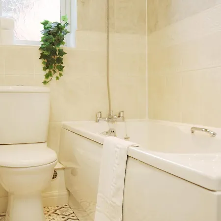 Perfect For Contractors-trades-guests, Pvt Parking Bristol
