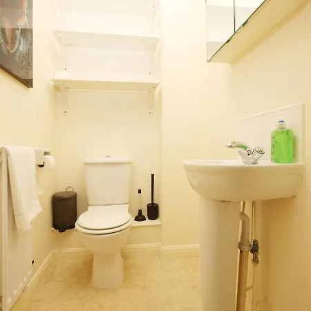 Perfect For Contractors-trades-guests, Pvt Parking Nyaraló *